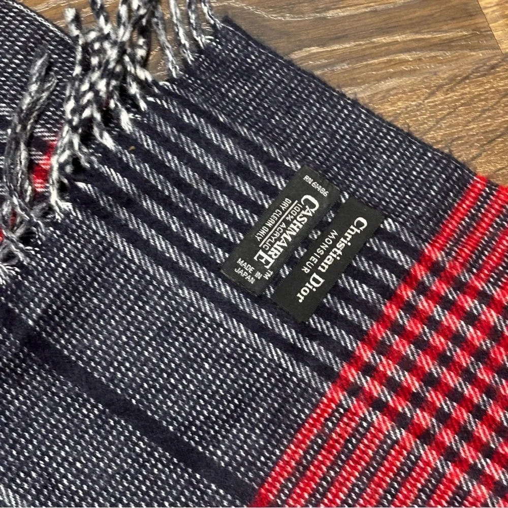 Christian Dior cashmere plaid fringe. Scarf unisex